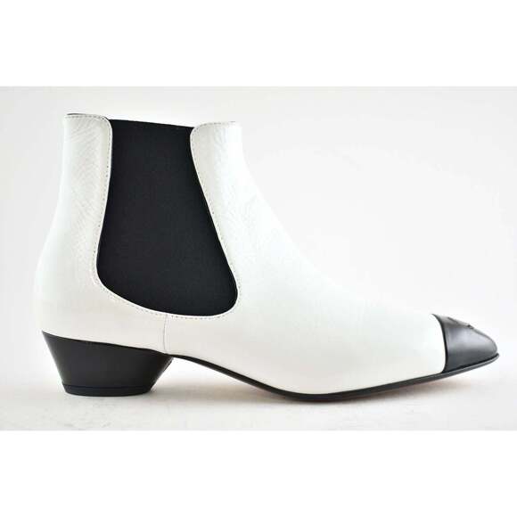 Chanel 19B White Black Leather Cone CC Logo Ankle Short Pointed Chelsea Boot 38 - Picture 1 of 11